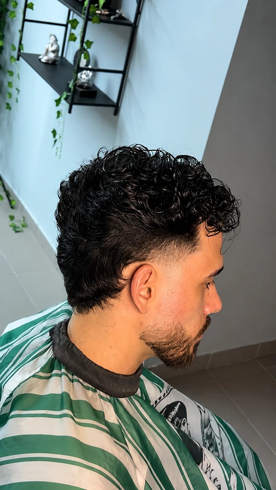 Burst fade em cabelo encaracolado